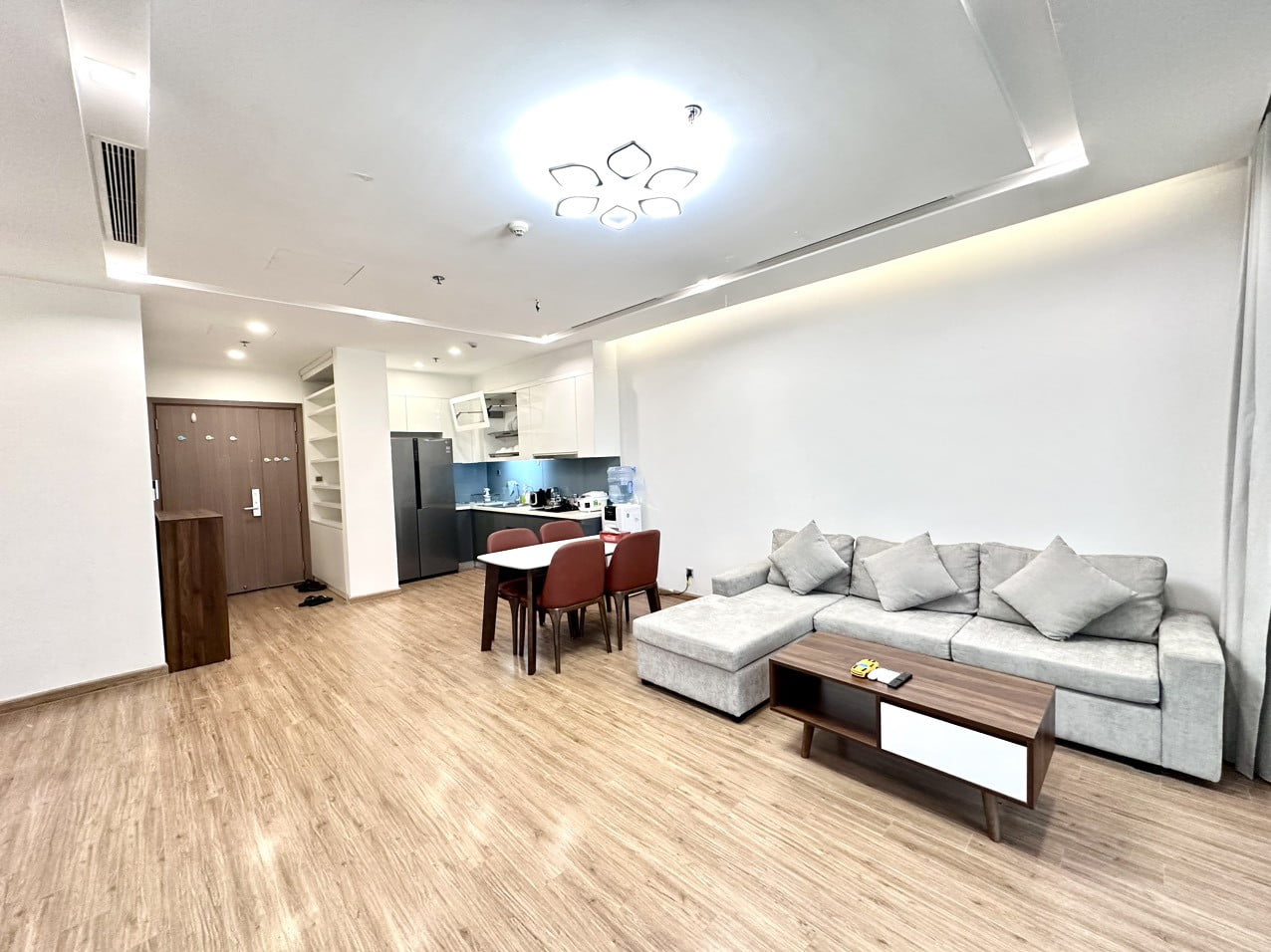 Căn Hộ Metropolis Liễu Giai 2 Phòng Ngủ Cao Cấp Full Nội Thất