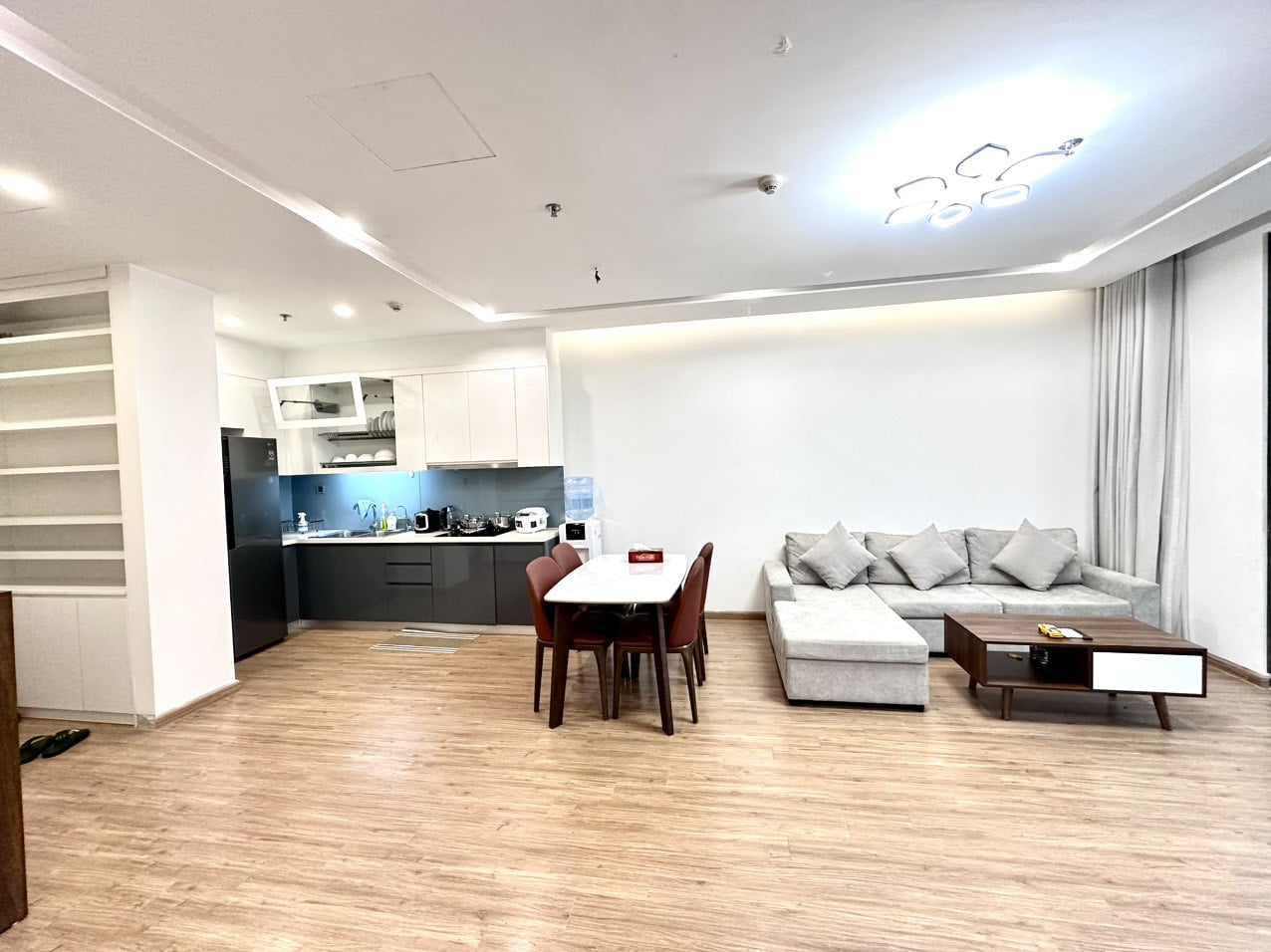 Căn Hộ Metropolis Liễu Giai 2 Phòng Ngủ Cao Cấp Full Nội Thất