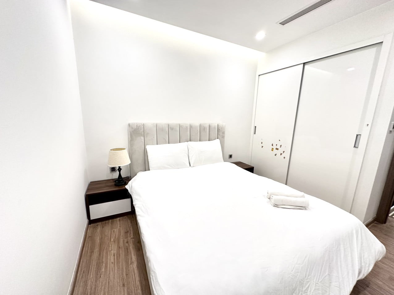 Căn Hộ Metropolis Liễu Giai 2 Phòng Ngủ Cao Cấp Full Nội Thất