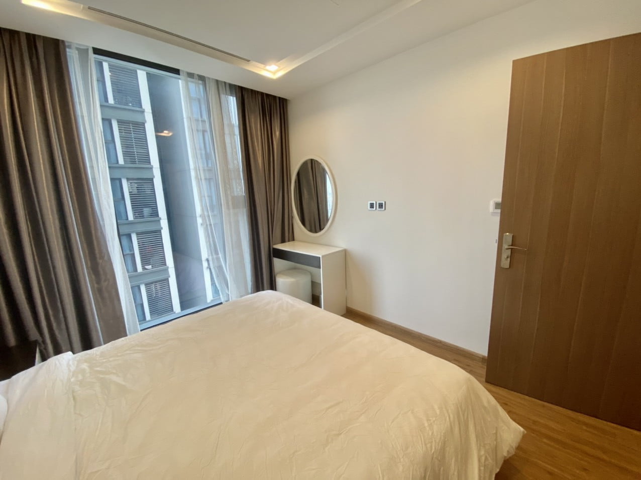 Căn Hộ 1 Phòng Ngủ Vinhome Metropolis Có Ban Công Và Nội Thất Cao Cấp
