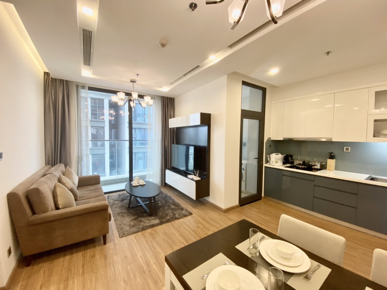 Căn Hộ 1 Phòng Ngủ Vinhome Metropolis Có Ban Công Và Nội Thất Cao Cấp