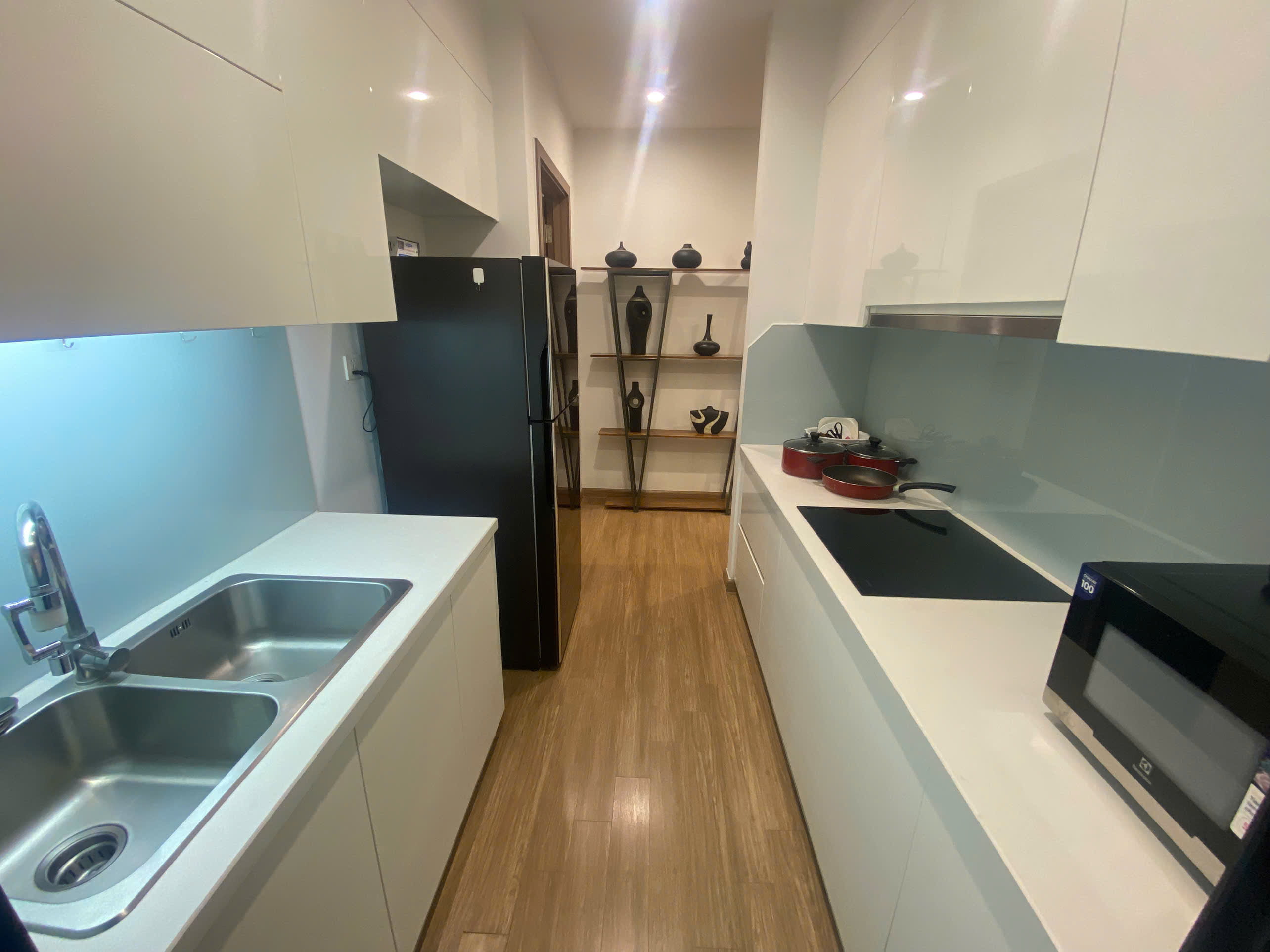 Cho thuê căn hộ cao cấp Vinhomes Skylake – 100m², 2N2VS, tầng cao Phạm Hùng, Hà Nội