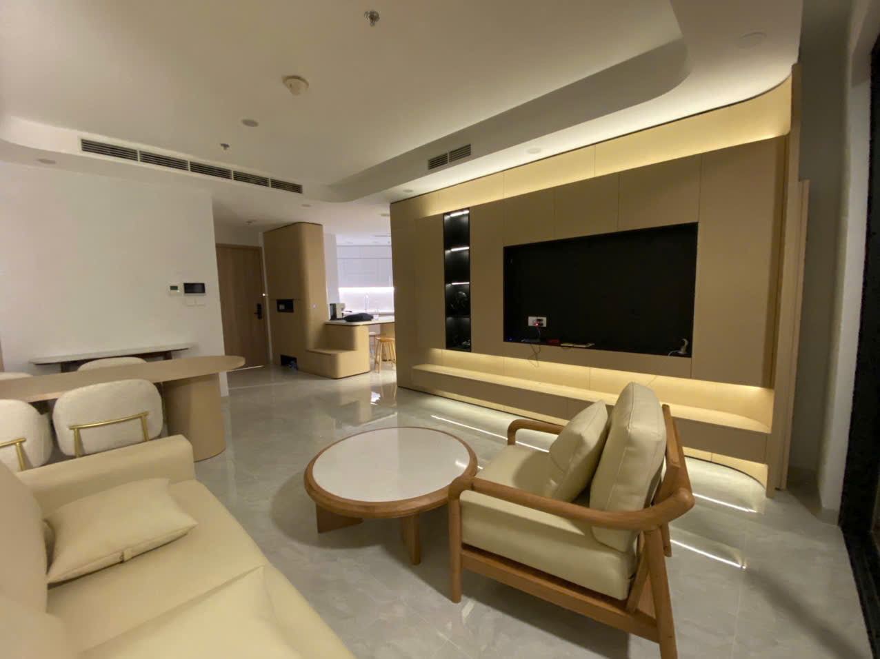 Cho thuê căn hộ 2 ngủ tại tòa Westlake Tây Hồ