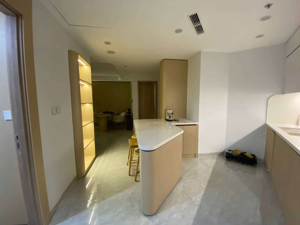 Cho thuê căn hộ 2 ngủ tại tòa Westlake Tây Hồ