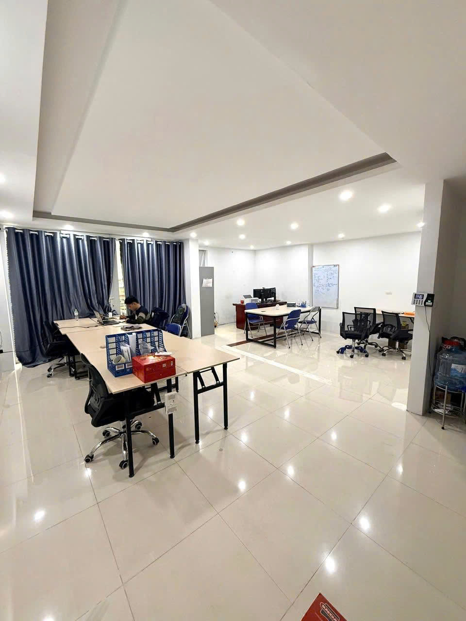 Cho thuê mặt bằng kinh doanh, sàn văn phòng mới trong tòa nhà tại 80 Trung Kính